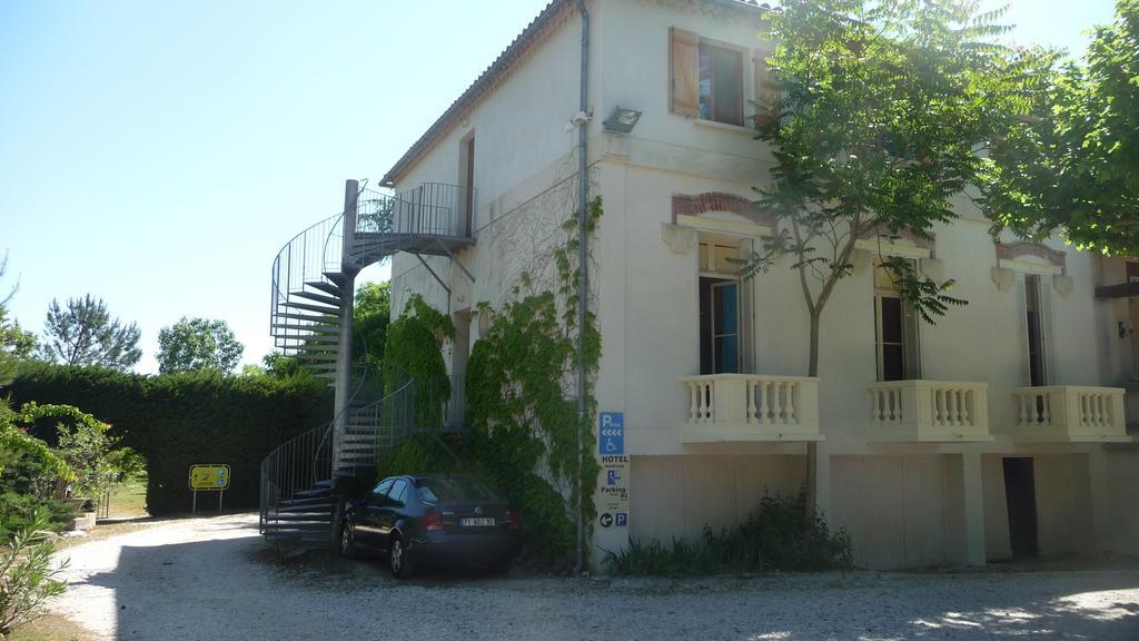Hôtel Restaurant Le Colombier Remoulins Exterior foto